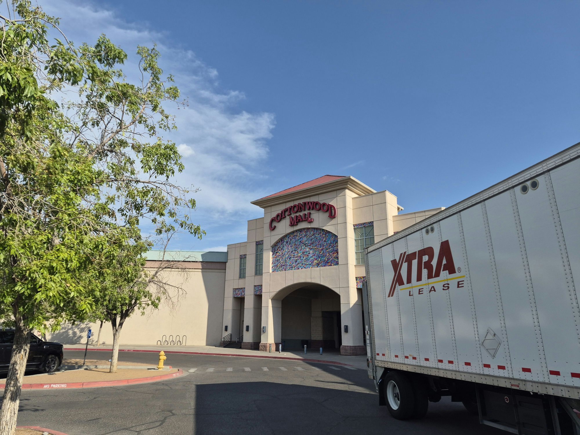 Cottonwood Mall store entrance, Albuquerque